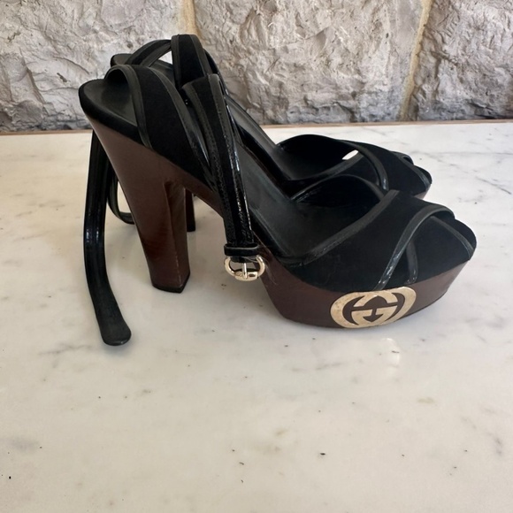GUCCI BLACK SUEDE SIZE 37 european - Picture 1 of 4